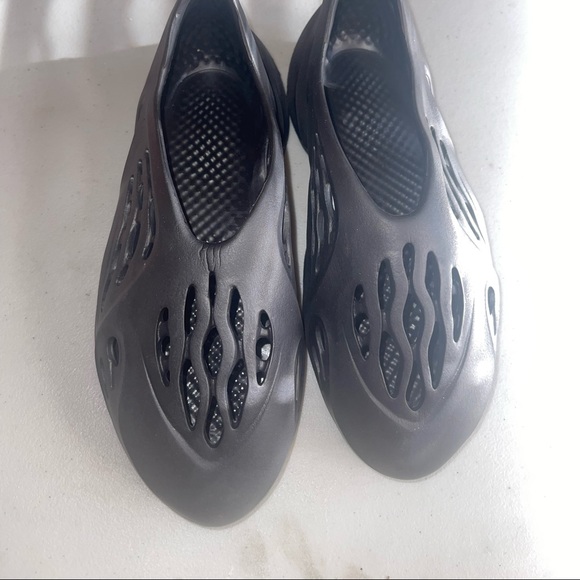 🚫SOLD ON MECARI 🚫Replica Foam Runners - Picture 2 of 4